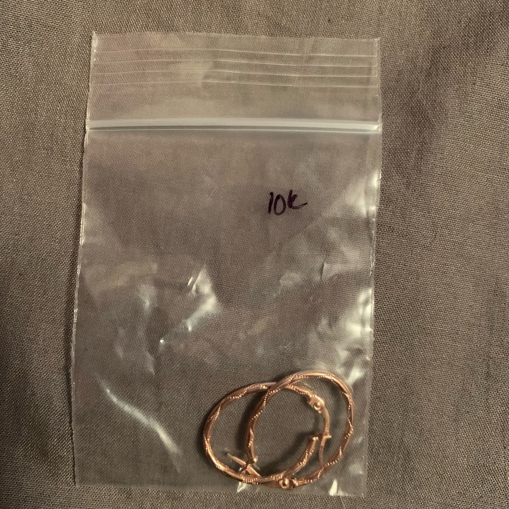 10 k small rose gold hoops